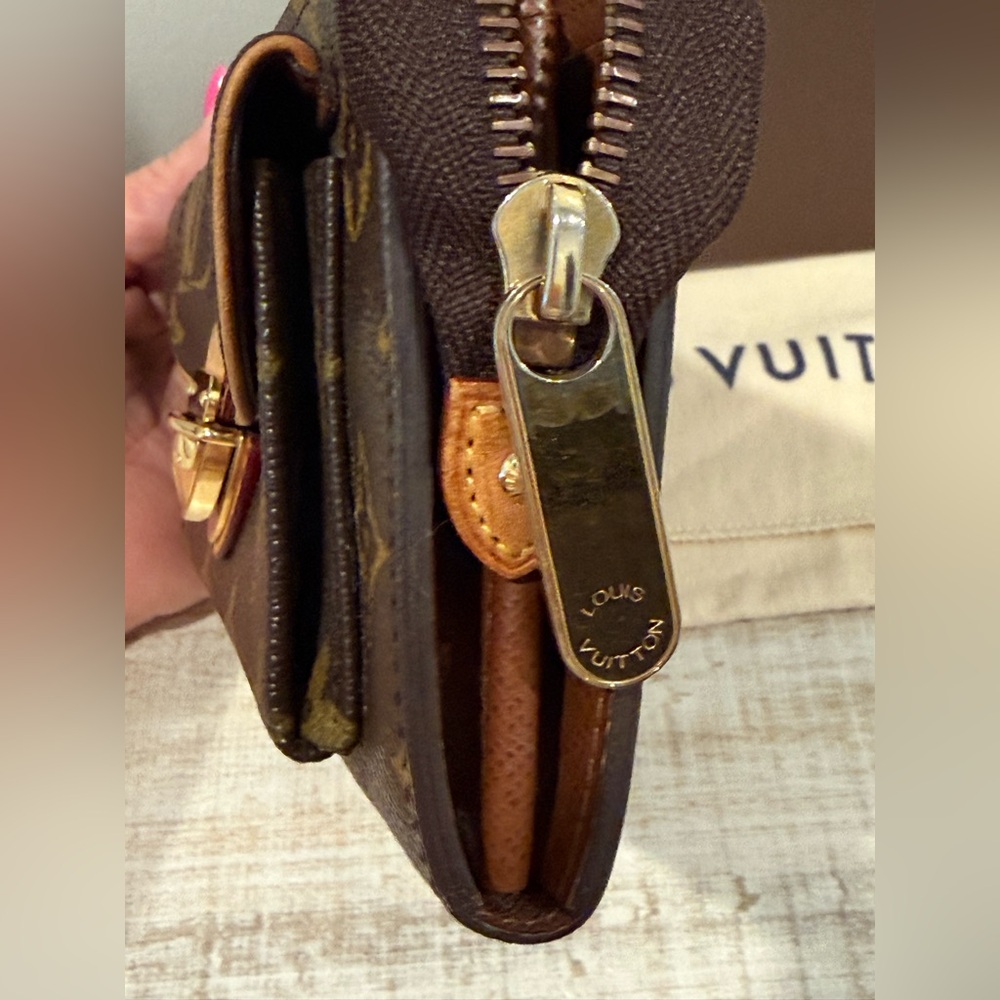 Louis Vuitton Monogram Astrid Long Wallet with Box & Dustbag - Picture 13 of 14